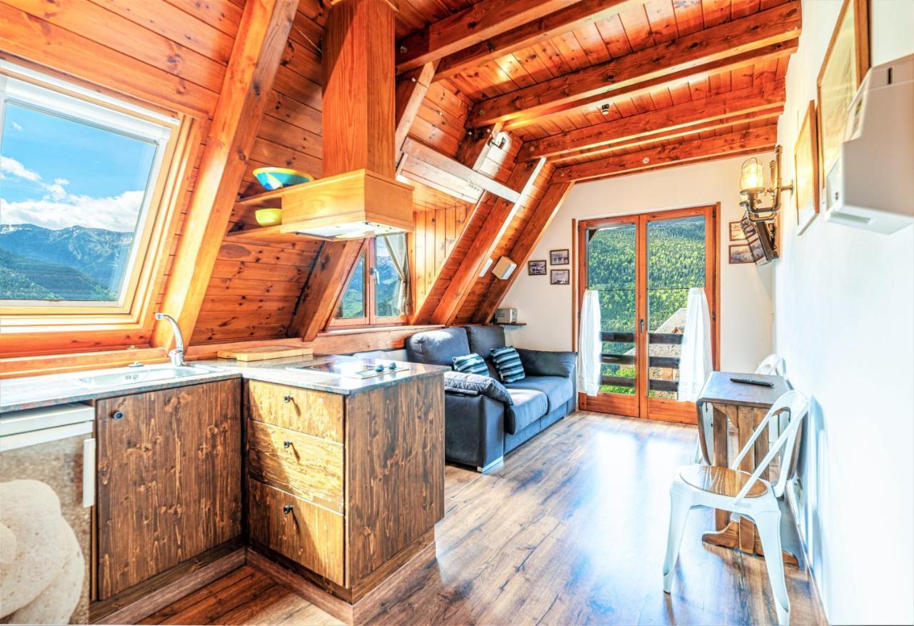 Apartamentos Aran Montcorbau Eksteriør billede