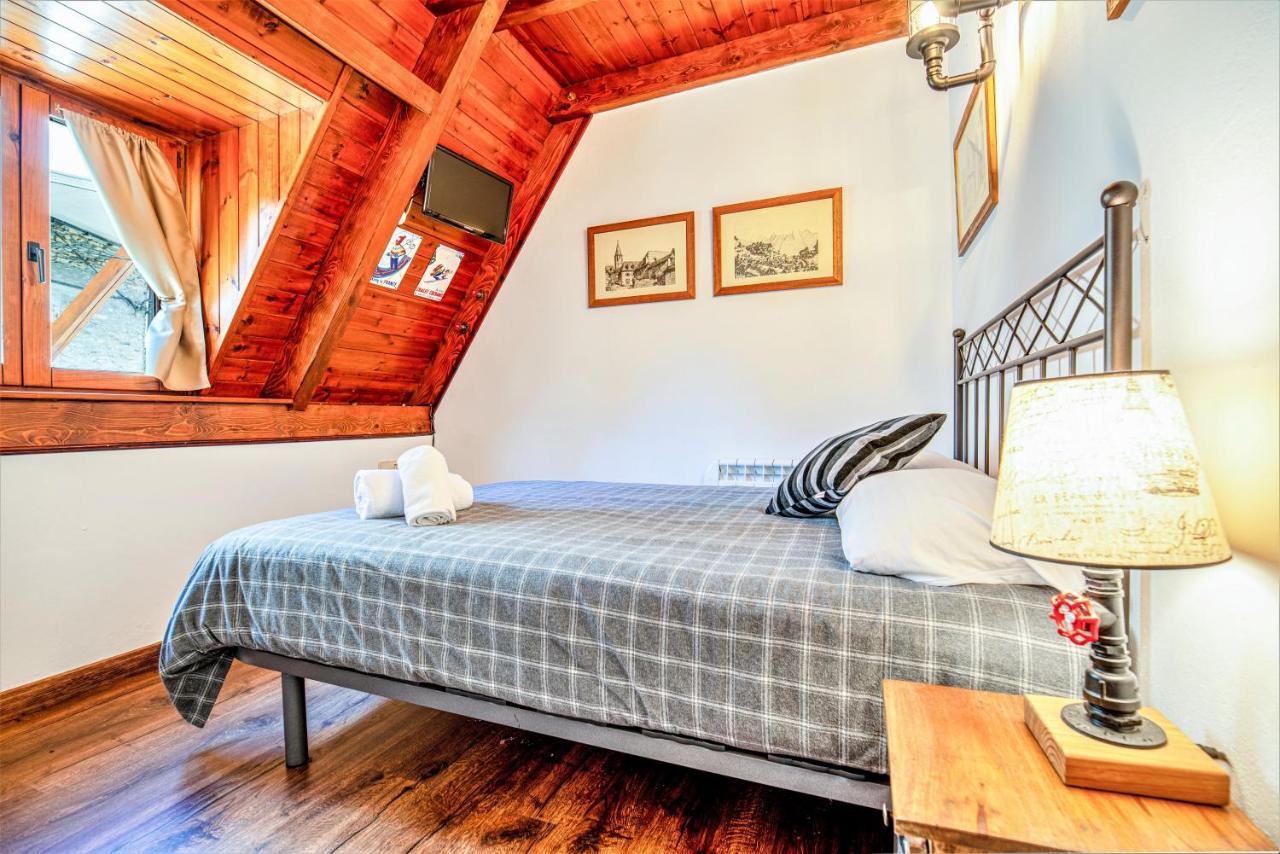 Apartamentos Aran Montcorbau Eksteriør billede