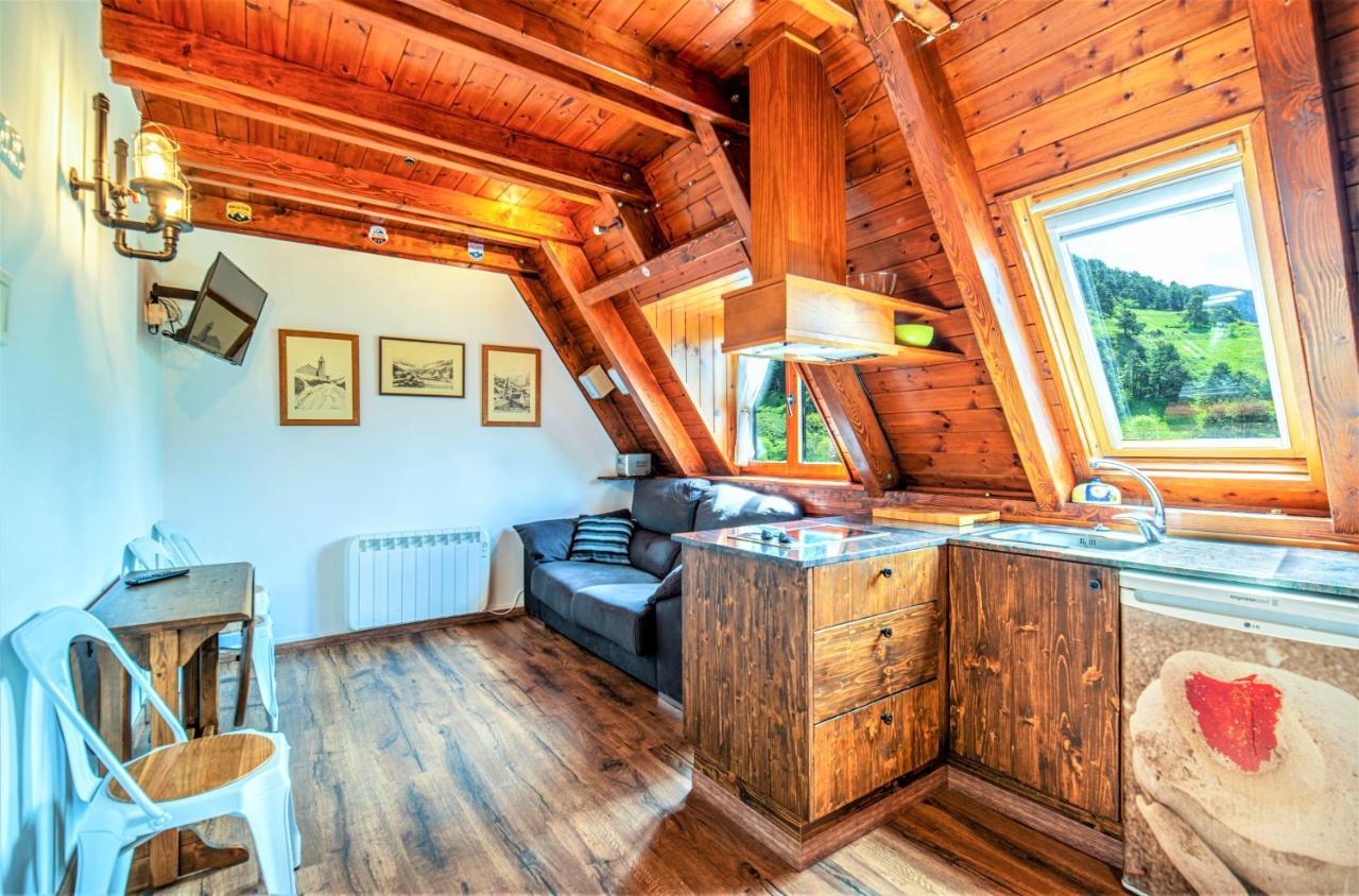 Apartamentos Aran Montcorbau Eksteriør billede